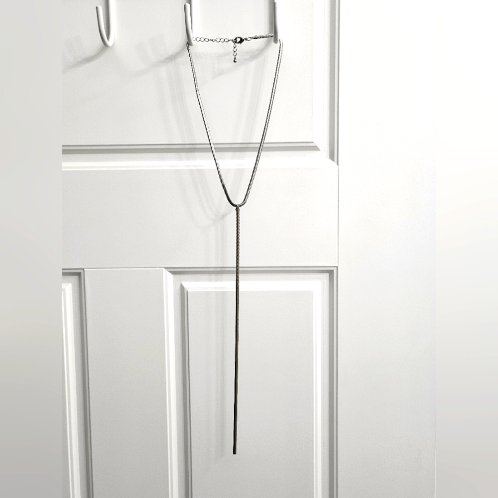 Silver colored necklace